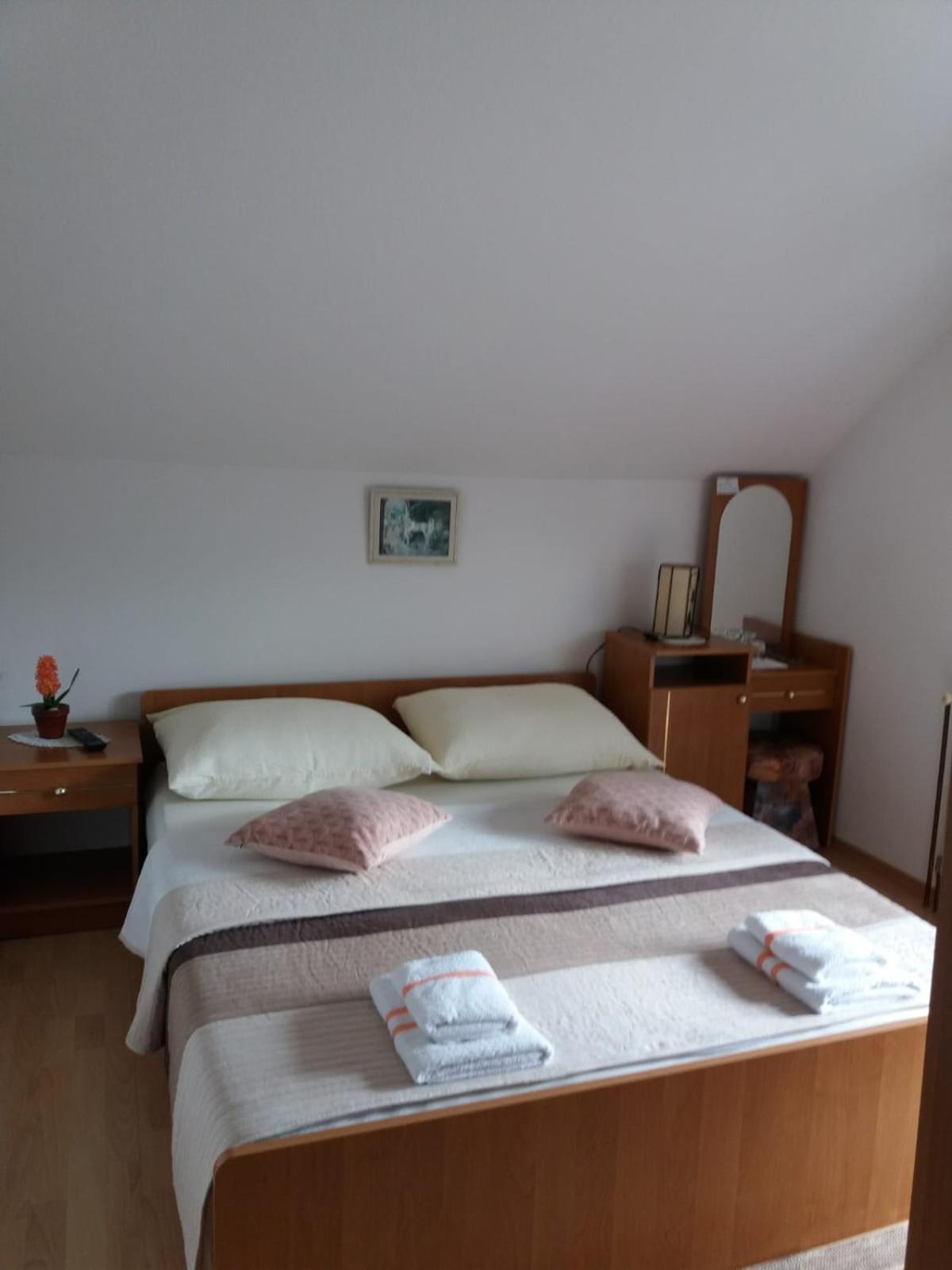 Guesthouse Tomas Čatrnja المظهر الخارجي الصورة